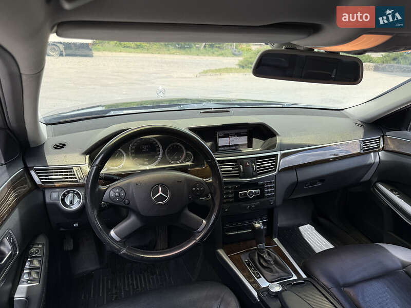 Седан Mercedes-Benz E-Class 2013 в Кременце