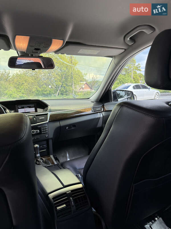 Седан Mercedes-Benz E-Class 2013 в Кременце