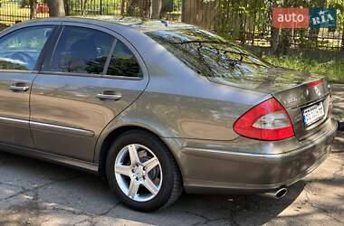Седан Mercedes-Benz E-Class 2008 в 