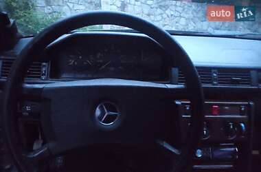 Седан Mercedes-Benz E-Class 1988 в 