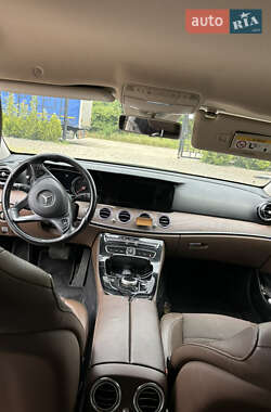 Седан Mercedes-Benz E-Class 2016 в 