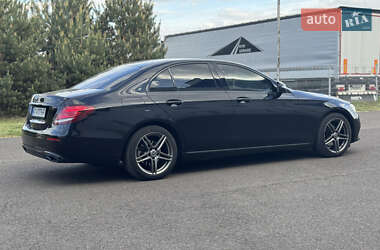 Седан Mercedes-Benz E-Class 2017 в 