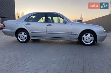 Седан Mercedes-Benz E-Class 2000 в 