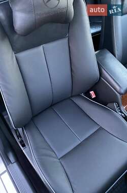 Седан Mercedes-Benz E-Class 2000 в 