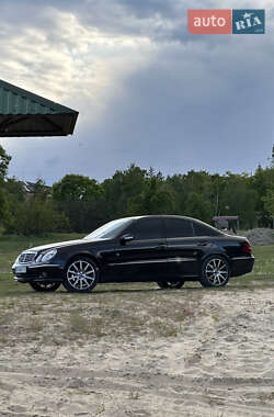 Седан Mercedes-Benz E-Class 2003 в Сарнах