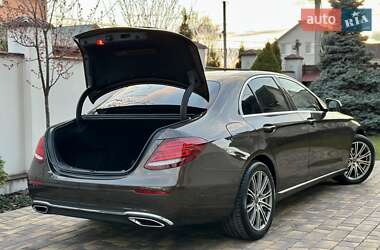 Седан Mercedes-Benz E-Class 2016 в 