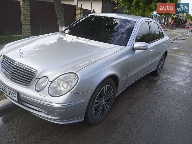 Седан Mercedes-Benz E-Class 2004 в Гайсину