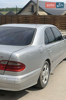 Седан Mercedes-Benz E-Class 2000 в 