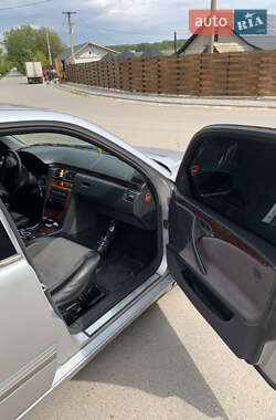 Седан Mercedes-Benz E-Class 2000 в 