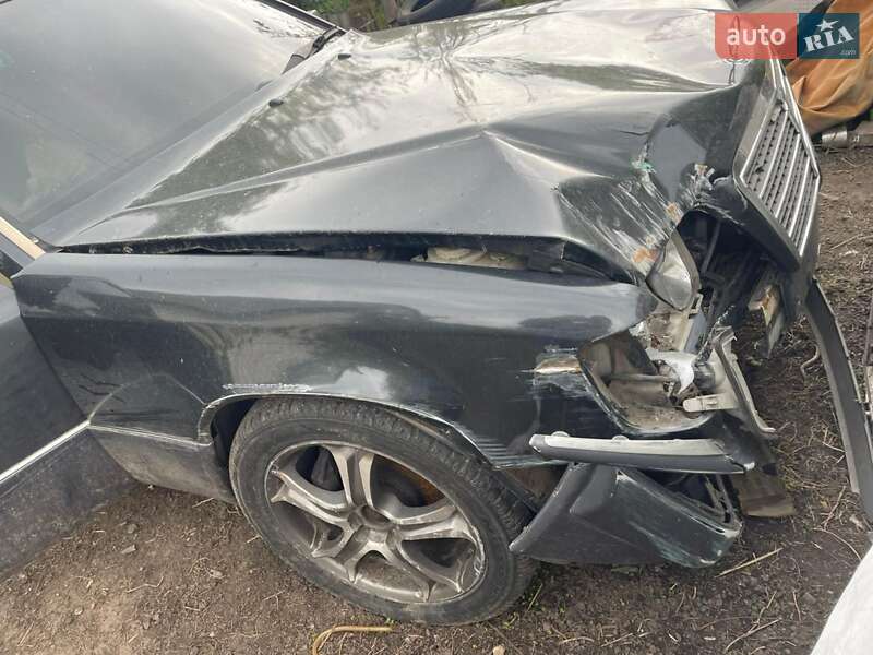 Седан Mercedes-Benz E-Class 1992 в Киеве