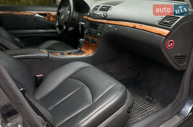 Седан Mercedes-Benz E-Class 2002 в 