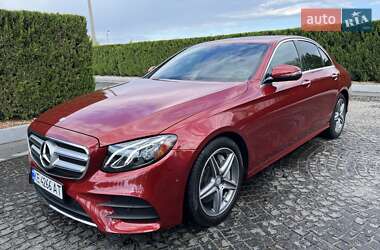 Седан Mercedes-Benz E-Class 2016 в Днепре