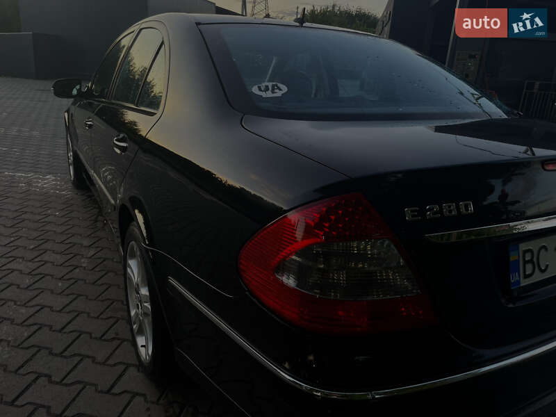 Седан Mercedes-Benz E-Class 2008 в Львові
