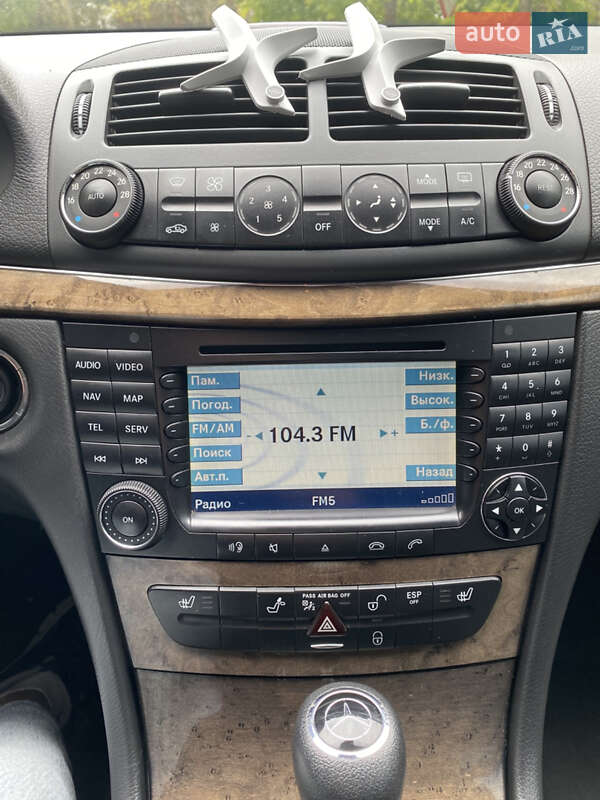 Седан Mercedes-Benz E-Class 2005 в Вараші