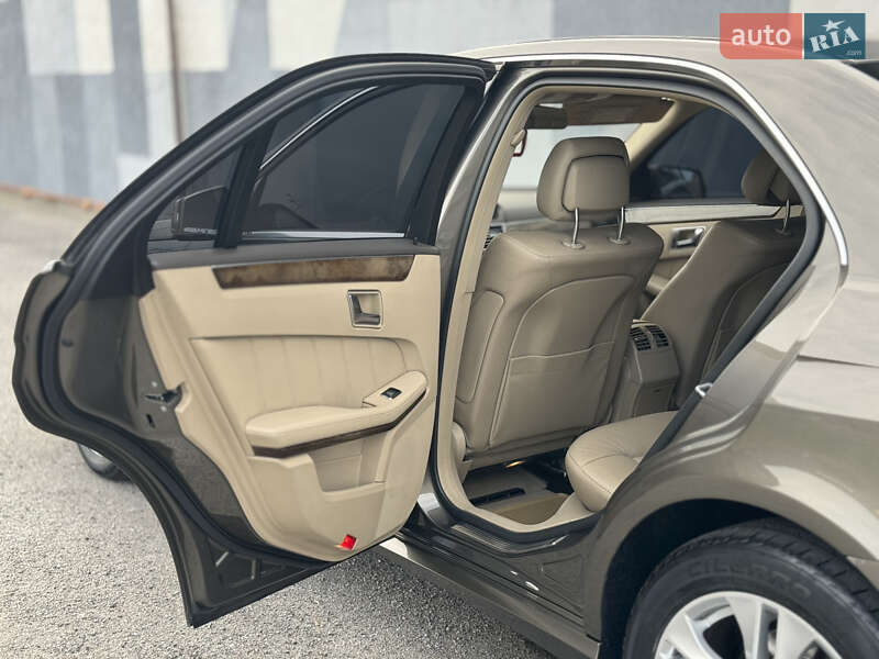 Седан Mercedes-Benz E-Class 2010 в Вінниці