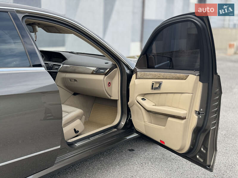 Седан Mercedes-Benz E-Class 2010 в Вінниці