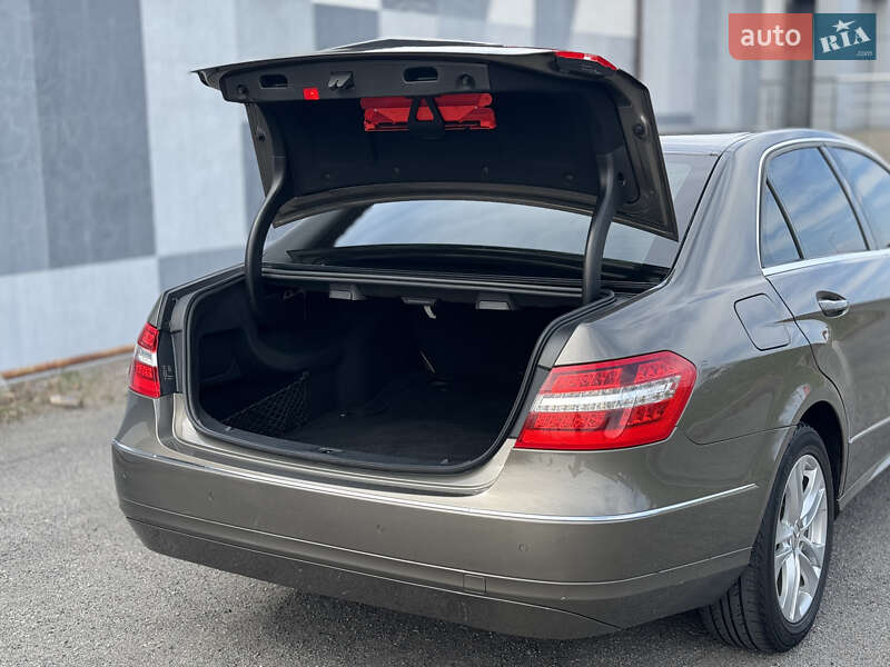 Седан Mercedes-Benz E-Class 2010 в Вінниці