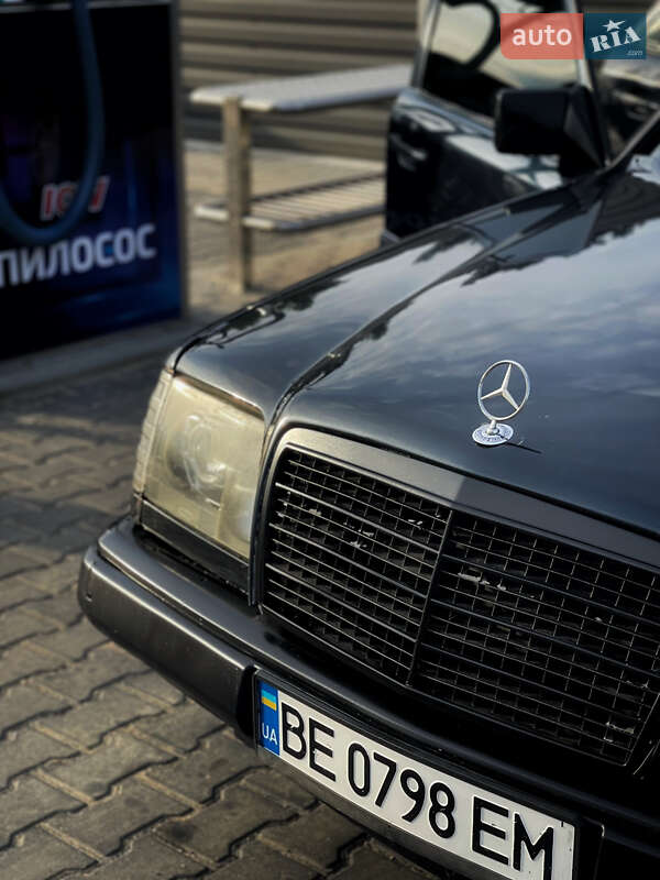 Седан Mercedes-Benz E-Class 1988 в Николаеве