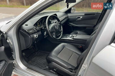 Седан Mercedes-Benz E-Class 2011 в 