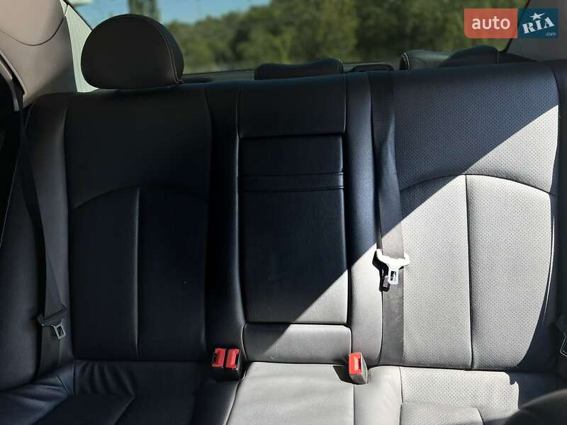 Седан Mercedes-Benz E-Class 2006 в Вінниці