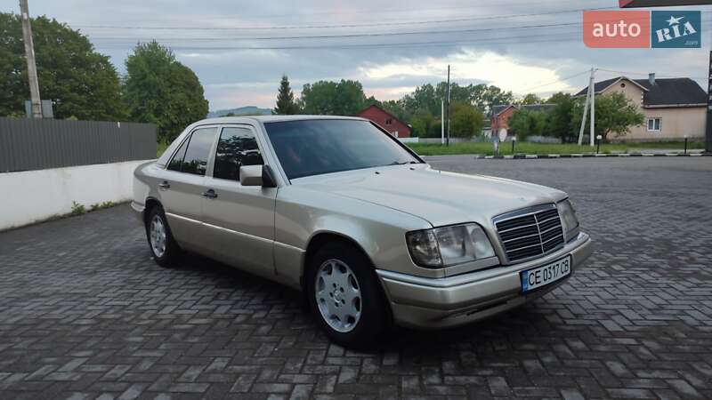 Седан Mercedes-Benz E-Class 1993 в Чернівцях