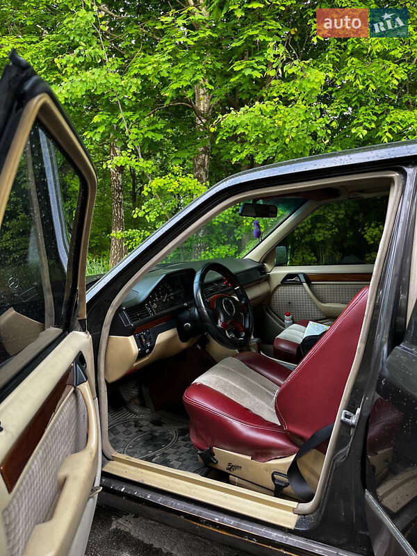 Седан Mercedes-Benz E-Class 1990 в Костопілі