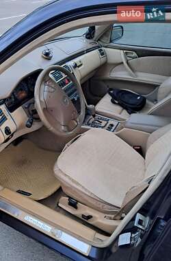 Седан Mercedes-Benz E-Class 2000 в 
