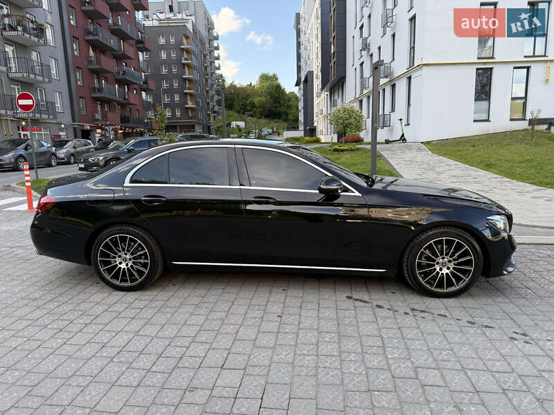 Седан Mercedes-Benz E-Class 2016 в Львове