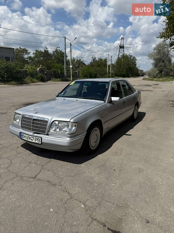 Mercedes-Benz E-Class 1994