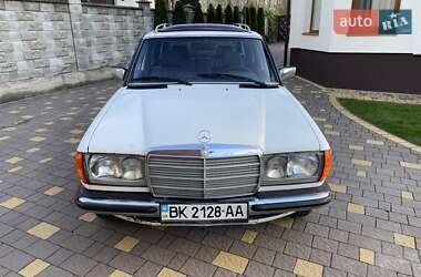 Универсал Mercedes-Benz E-Class 1985 в 