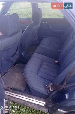 Седан Mercedes-Benz E-Class 1990 в 