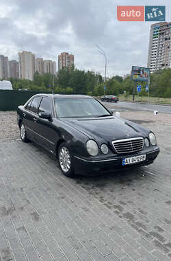Седан Mercedes-Benz E-Class 2000 в Киеве