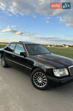 Седан Mercedes-Benz E-Class 1995 в 