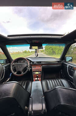 Седан Mercedes-Benz E-Class 1995 в 