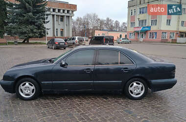 Седан Mercedes-Benz E-Class 2000 в 
