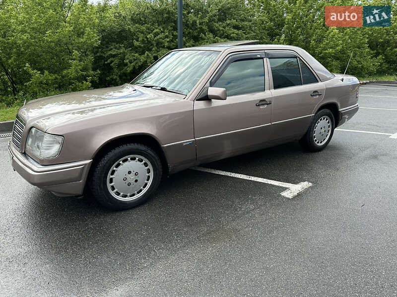 Седан Mercedes-Benz E-Class 1994 в Харькове