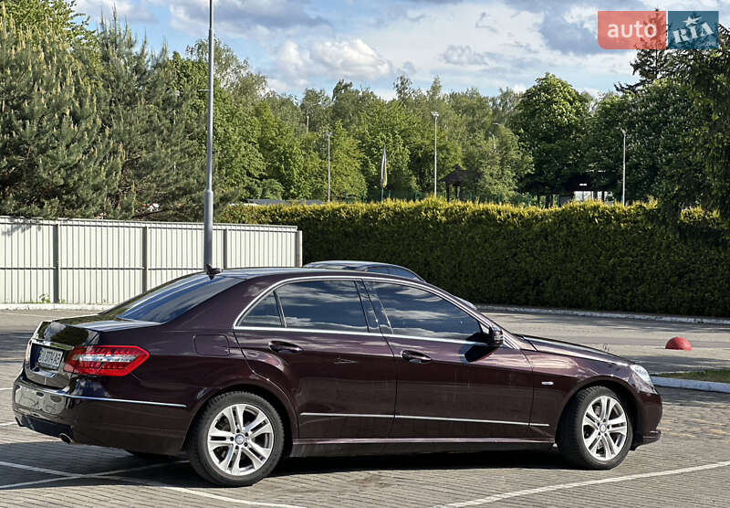 Седан Mercedes-Benz E-Class 2010 в Луцке