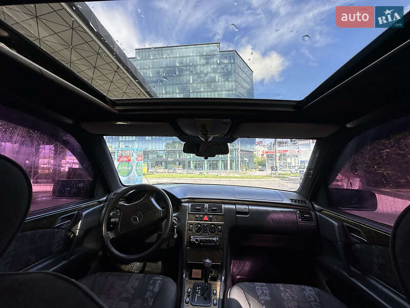 Седан Mercedes-Benz E-Class 1996 в Тернополі