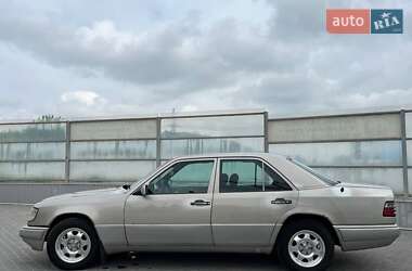 Седан Mercedes-Benz E-Class 1994 в 