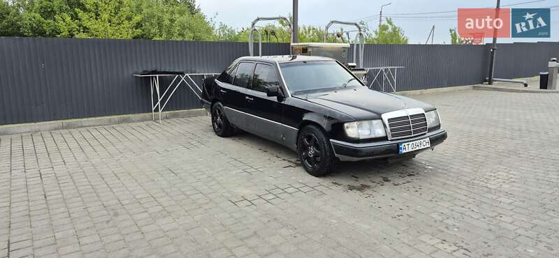 Седан Mercedes-Benz E-Class 1990 в Івано-Франківську