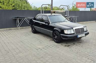 Седан Mercedes-Benz E-Class 1990 в 