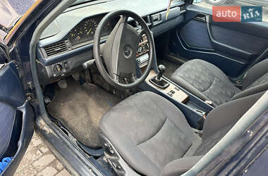 Седан Mercedes-Benz E-Class 1987 в 