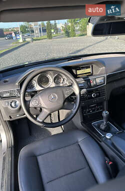 Седан Mercedes-Benz E-Class 2011 в 
