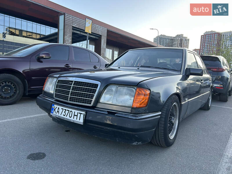Седан Mercedes-Benz E-Class 1987 в Києві