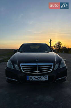 Седан Mercedes-Benz E-Class 2010 в Львове