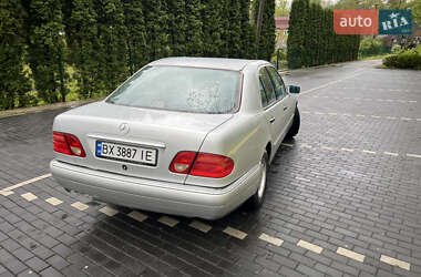 Седан Mercedes-Benz E-Class 1998 в 