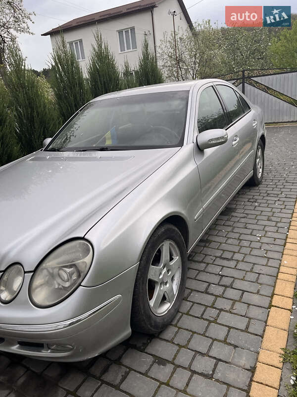 Седан Mercedes-Benz E-Class 2005 в 