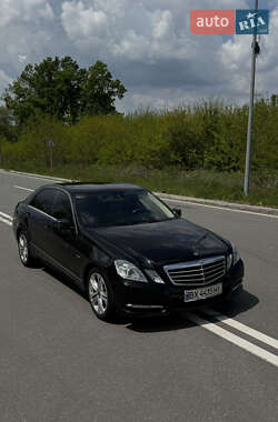 Седан Mercedes-Benz E-Class 2010 в Хмельницком