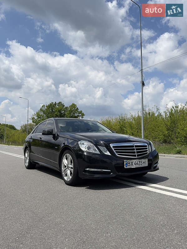 Седан Mercedes-Benz E-Class 2010 в Хмельницькому