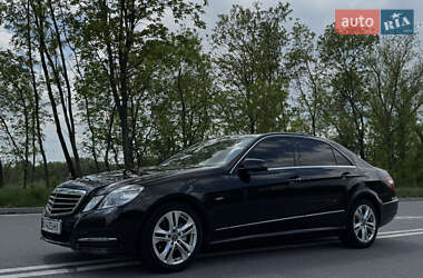 Седан Mercedes-Benz E-Class 2010 в 